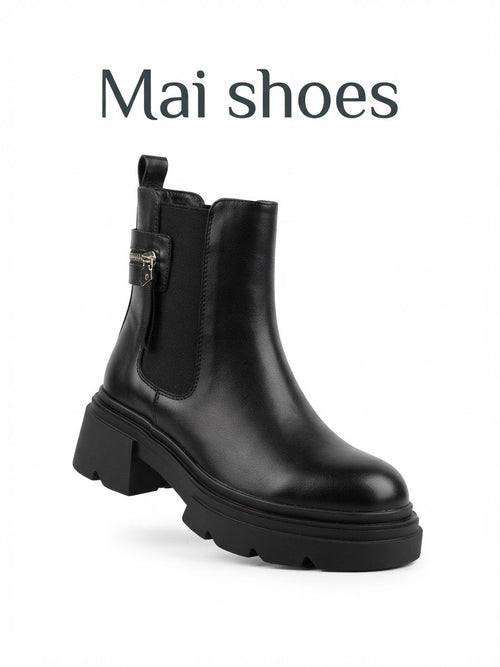 Dajdoj Ah 3 Chunky Zip-Detail Chelsea Boots in Black, three-quarter product view