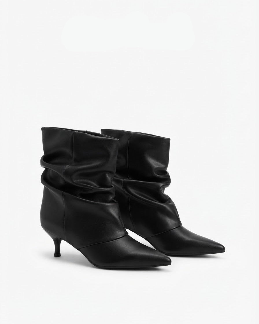 Dajdoj AK521-18 Slouch Kitten-Heel Ankle Boots in Black, three-quarter product view