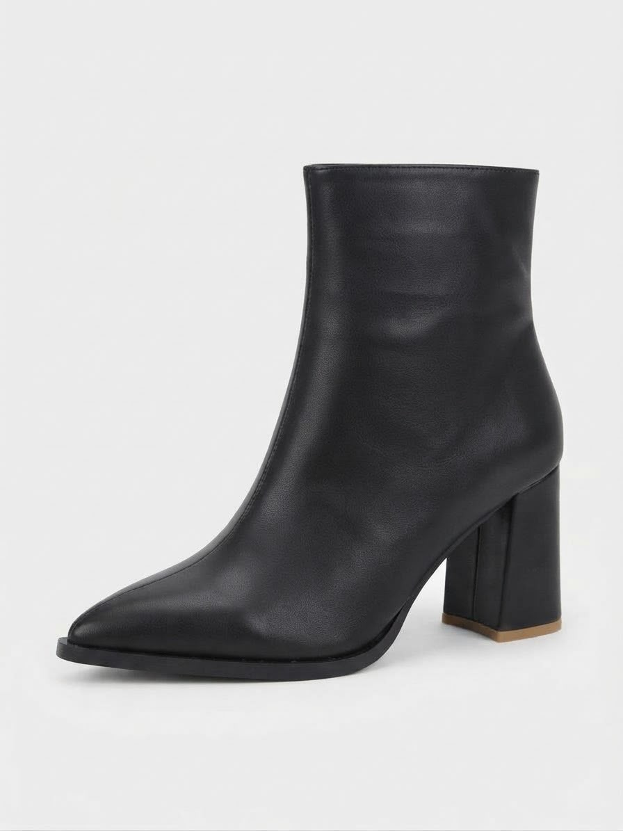Dajdoj ak521/21 Minimal Pointed Block-Heel Boots in Black, three-quarter product view